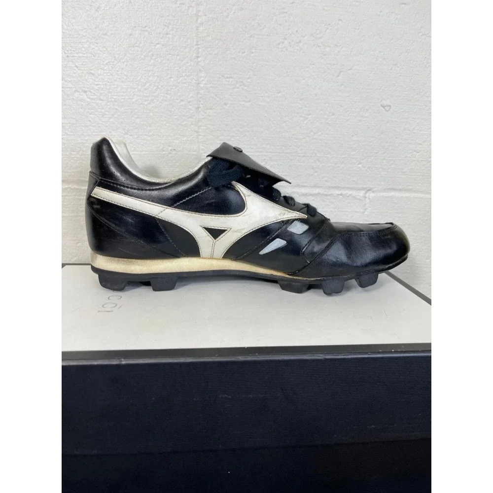 Mizuno football soccer